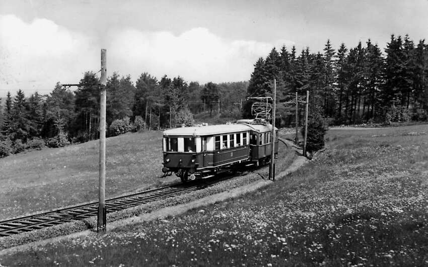 Die Triebwagen auf der Flachstrecke. Sammlung: Michael Kurth