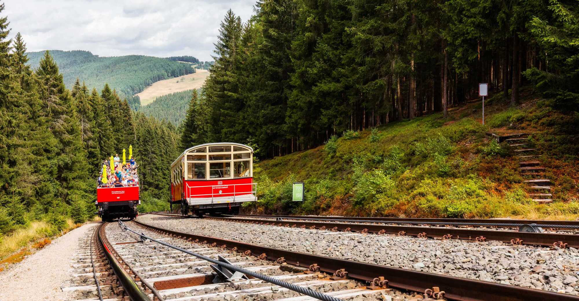 Bergbahnwagen Begegnung - Unterwegs in Thüringen