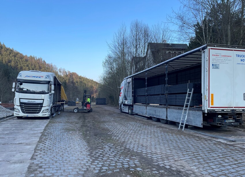 Anlieferung der Schwellen, Bild: Denise Mönnich