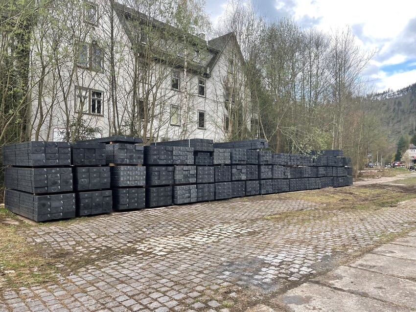 Die gelagerten Schwellen in Sitzendorf, Bild: Denise Mönnich